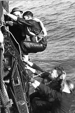 Photo WW2 - Dieppe 19/08/42 - Récupération en mer des rescapés du raid