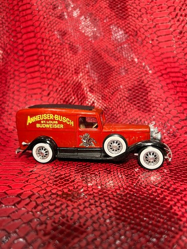 Cadillac 1931 budweiser - v,