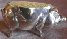 Cochon porte aiguilles argent