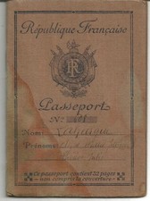 Oloron Ste Marie (64).PASSEPORT 1935.Femme née en 1880 à Lées Athas.