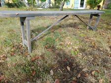 Banc de ferme ancien en bois pliant dans sa patine d'origine