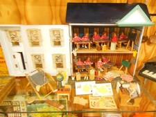 Maison ecole de poupées en