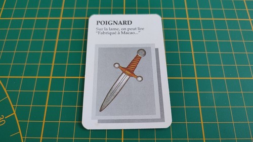 Carte poignard pièce
