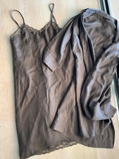 APOSTROPHE: ENSEMBLE ROBE