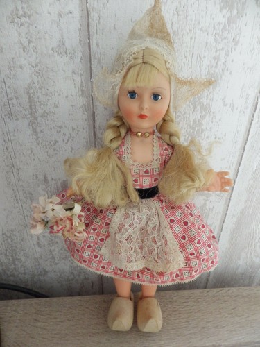 Poupee ancienne bella habillee - poupee,