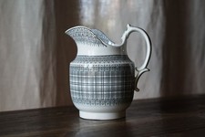 Pichet ancien en faience