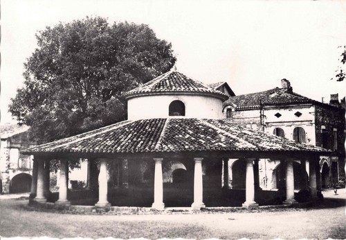 Auvillar la halle - -,