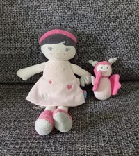 E6. Poupée musicale doudou rose fille abeille papillon Sucre d'Orge 24 cm