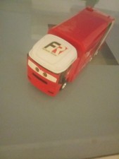 VOITURE CARS DISNEY PIXAR - CAMION DE TRANSPORT DE FRANCESCO BERNOULLI