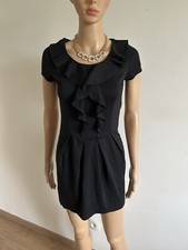 Robe noire à manches courtes