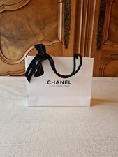 CHANEL Petit Moyen Sac Shopping Carton Papier Blanc Noir Camélia CadeauEmballage