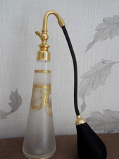 Ancien Flacon vaporisateur en cristal gravé BACCARAT SAINT LOUIS motif d'étoiles