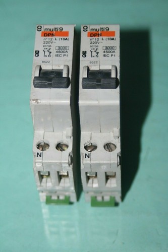 Lot disjoncteurs merlin - lot, 2
