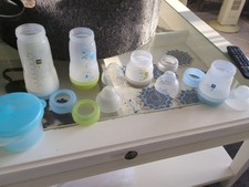 Lot 4 Biberons Mam Anti colique