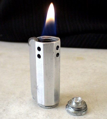 Briquet ancien gg - @,