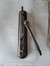 Ancien tire-bouchon mural