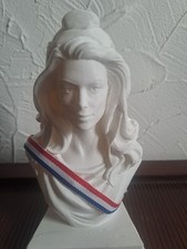 CATHERINE DENEUVE BUSTE