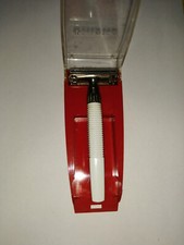 Ancien rasoir mécanique Gillette dans sa boite