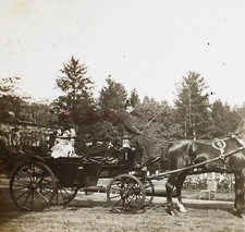 FRANCE Voiture hippomobile