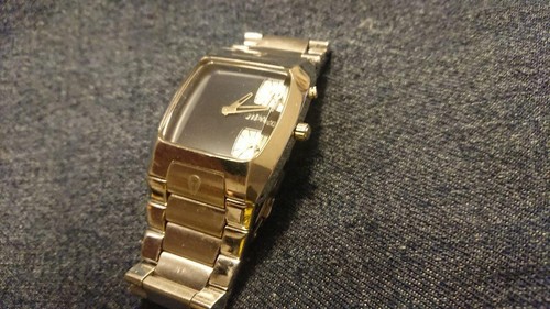 Nixon analog quartz men - quartz,
