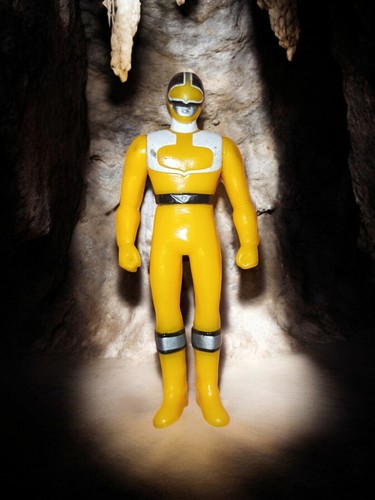 Figurine power rangers jaune - figurine,
