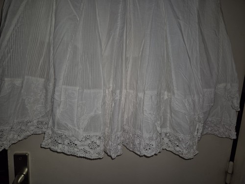 Large jupon ancien superbe