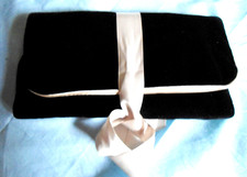 Pochette NEUVE en velours noir pour bijoux / maquillage