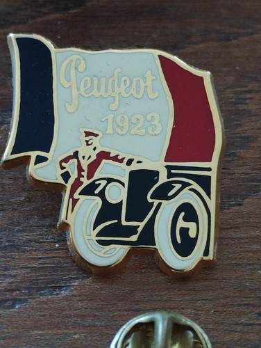 Pin peugeot 1923 signe - pin's., 1923.