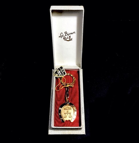 Porte clé médaille signe - porte,
