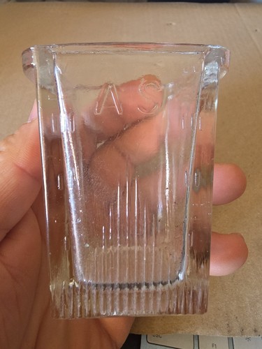Ancien reservoir verre - ancien,