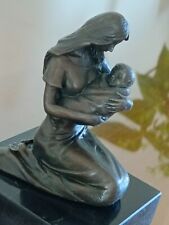 STATUE BRONZE MERE AVEC BEBE DANS LES BRAS D'APRES MILO    NAISSANCE MATERNITE