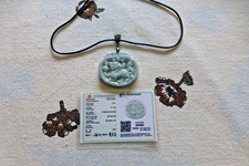 SUPERBE PENDENTIF en JADE