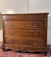 Commode style Louis XV en noyer vers 1880