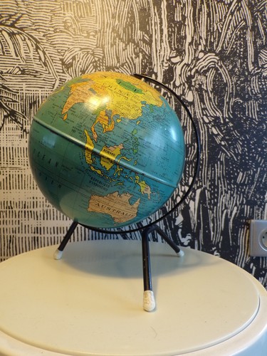 VINTAGE-GLOBE