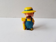 Figurine Paysan / Jardinier - fourche + chapeau de paille jaune