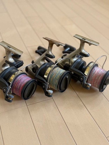Trois moulinets pêche - moulinets,