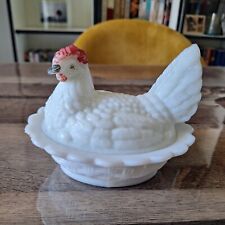 Bonbonnière : poule opaline blanche