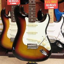 Guitare électrique Fender Japan Exclusive Classic Stratocaster des années 60