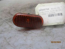 Repetiteur avant gauche 8200257684 Renault CLIO II