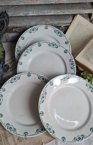 Anciennes assiettes plates - assiettes,