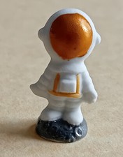 FEVE -  DESTINATION PLANETE 2023 - EPIPHANIE -    COSMONAUTE BLANC MAT ET OR