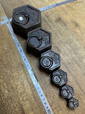 n° 15 Série de 6 anciens poids hexagonaux en fonte  balance roberval Outils Lot