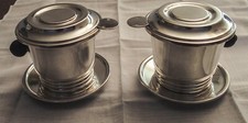 2 cafetières individuelles métal argenté 