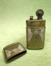 Ancien Briquet à Essence -