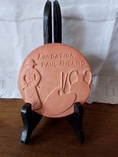 Plaque En Terre Cuite Ronde Fondation Paul Ricard