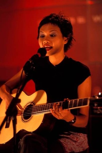 Bic runga music band - runga, singer