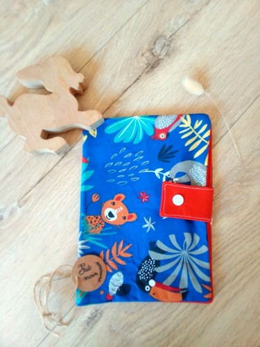 Protége carnet santé - protége, fait