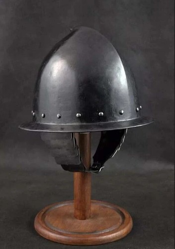 Casque bouilloire médiéval