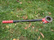 Cage à cliquet pour filière manuelle à têtes