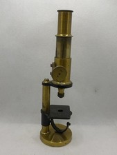Microscope NACHET à Paris en